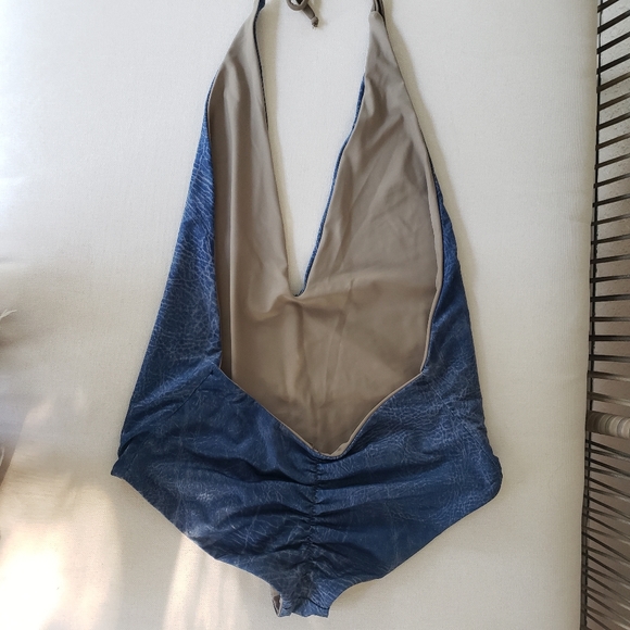 Arrow & Eve Skylar Deep V Low Back One Piece - Picture 4 of 6